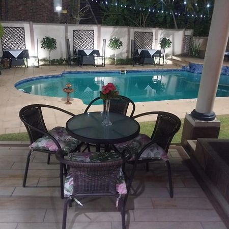 The Giraffe Room At Frederick'S Place Pretoria Bagian luar foto