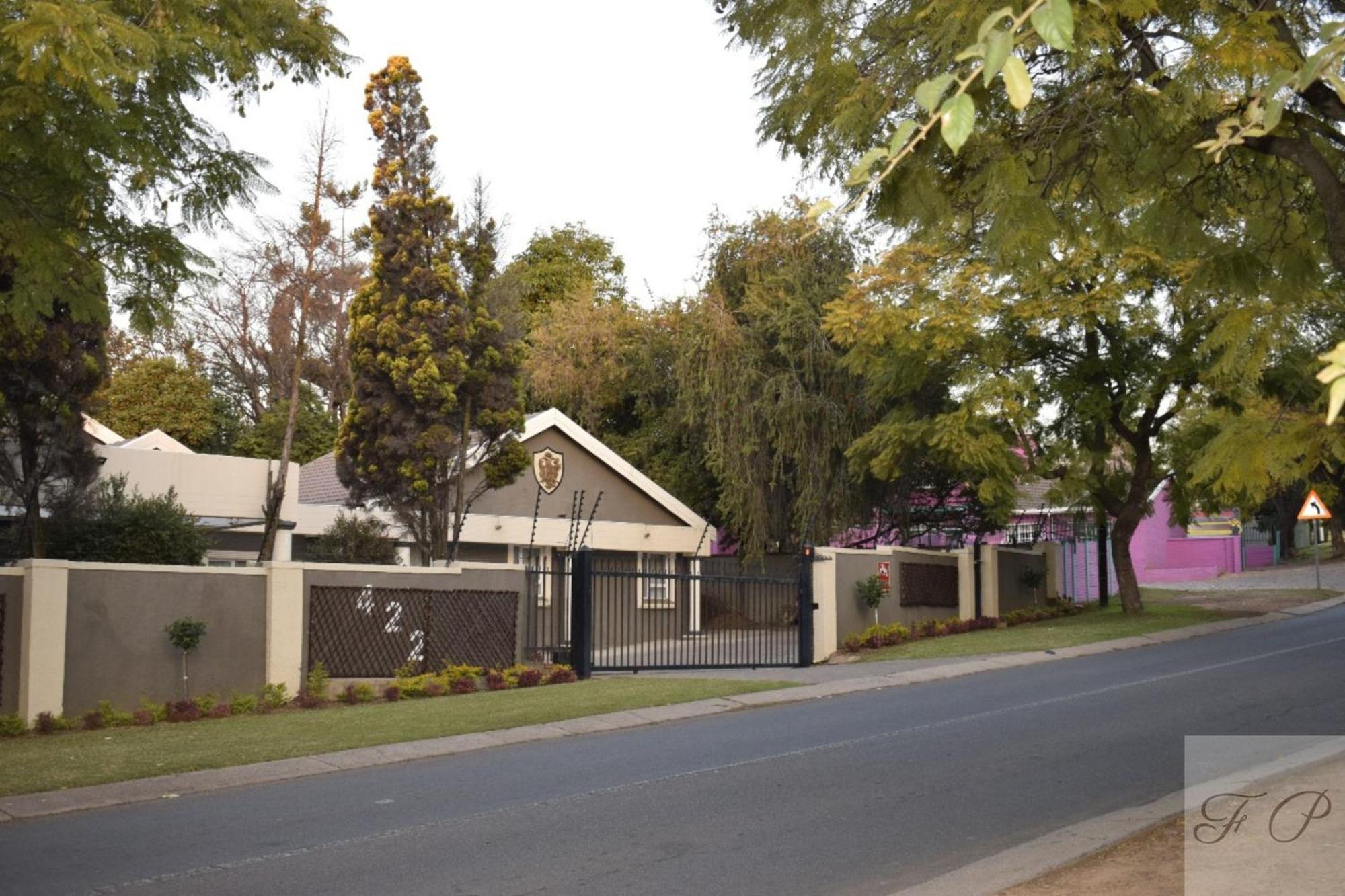 The Giraffe Room At Frederick'S Place Pretoria Bagian luar foto