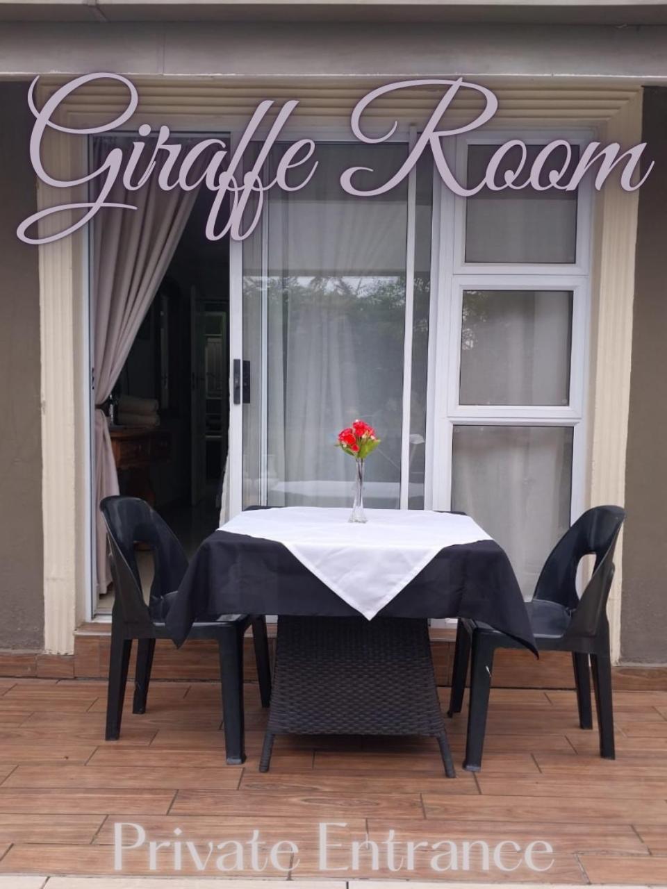 The Giraffe Room At Frederick'S Place Pretoria Bagian luar foto
